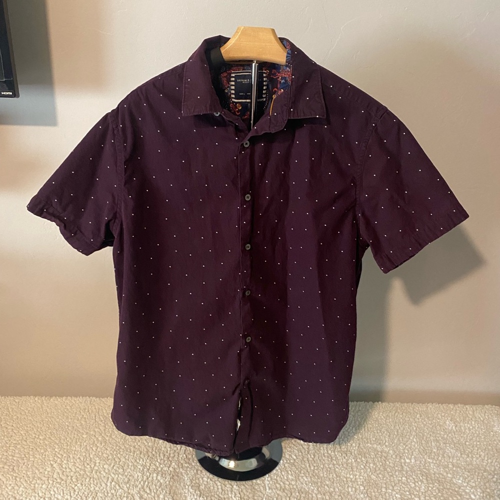 Ricky Singh Men’s Large purple with White dots Button Tshirt
